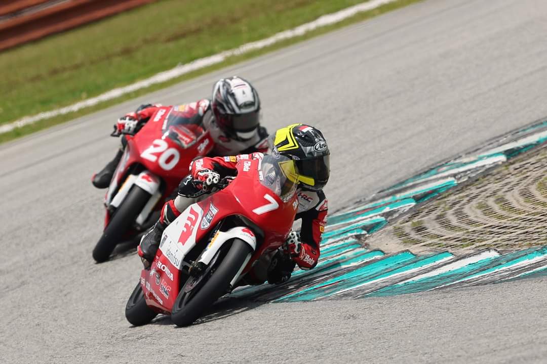 Pebalap Kiandra Ramadhipa Naik Podium di IATC AHM Harumkan Nama Indonesia