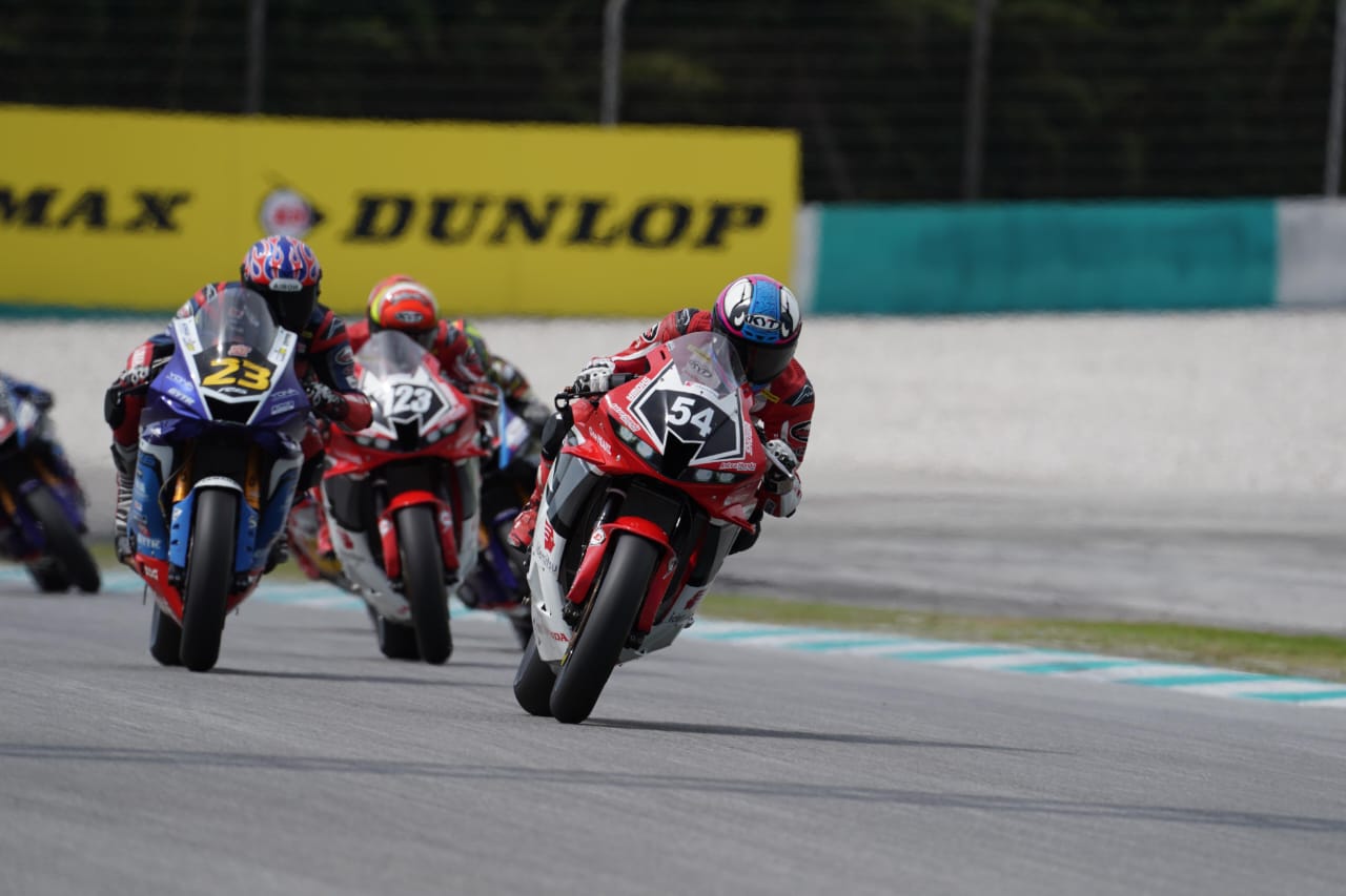 Tiga Pebalap AHRT Suguhkan Balapan Menarik di Kelas SS600 ARRC 2024