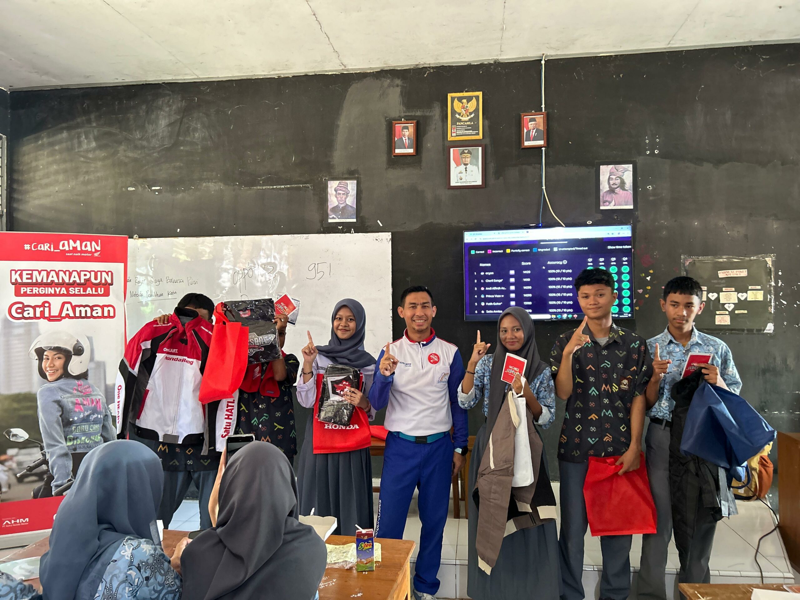 Asmo Sulsel dan Polres Gowa Hadirkan Edukasi Safety Riding di SMAN 8 Gowa