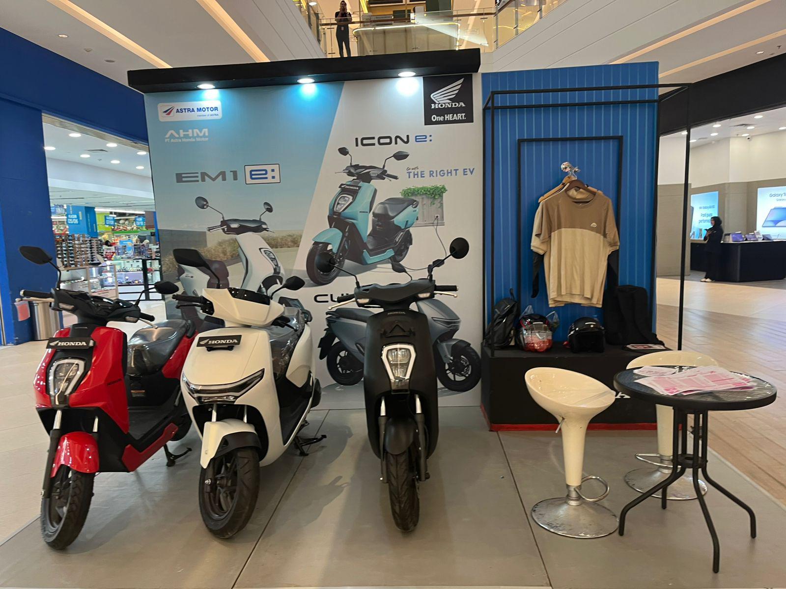 Lewat EVMazing Corner, Astra Motor Sulsel Perkuat Penetrasi Motor Listrik di Kendari