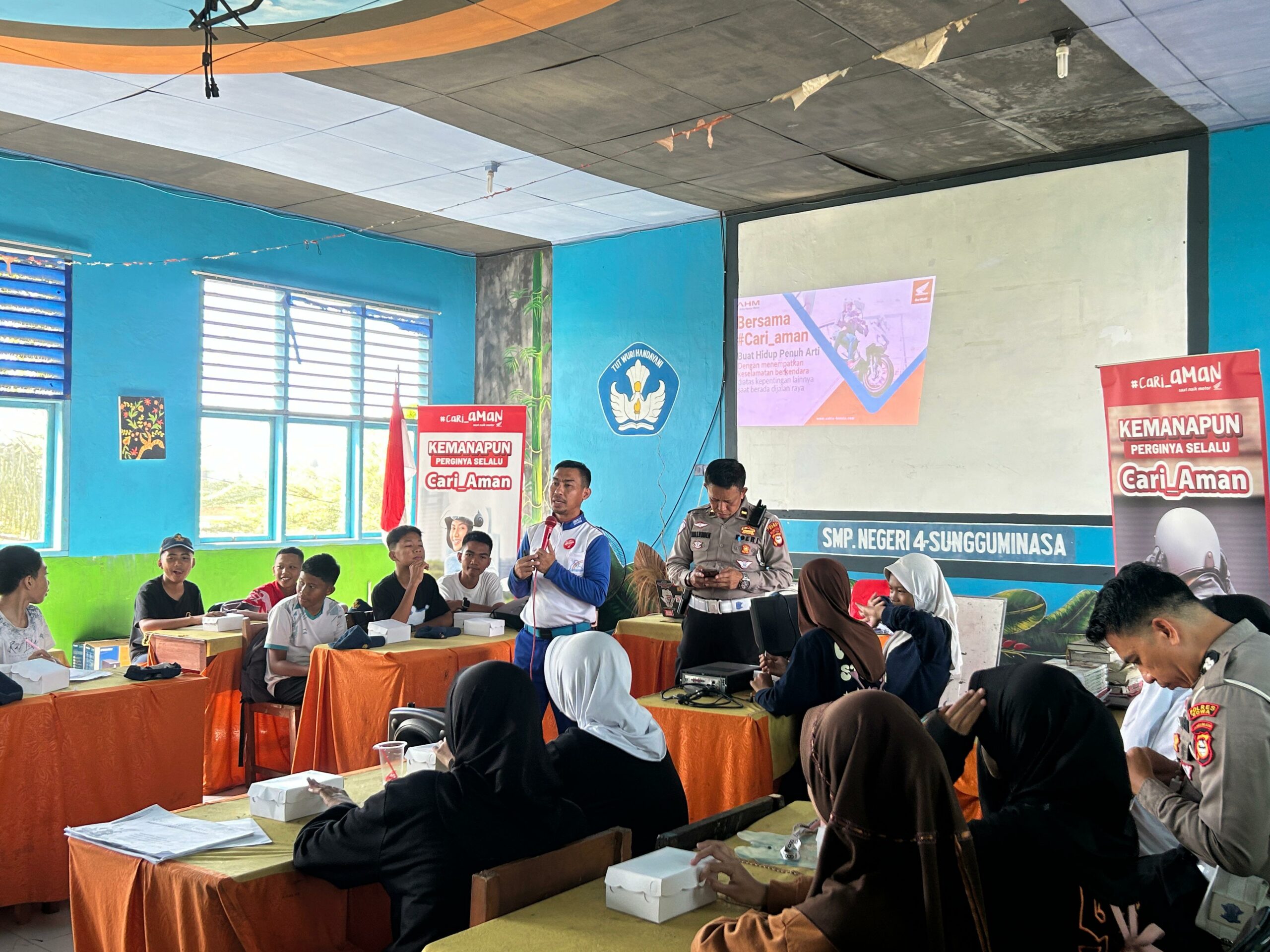 Asmo Sulsel dan Polres Gowa Edukasi Pelajar SMPN 4 soal Safety Riding