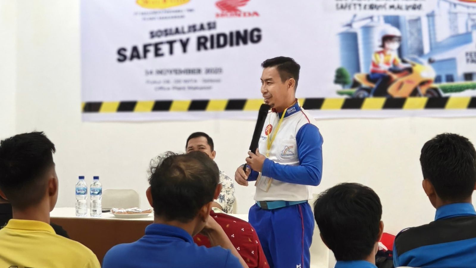 Jangan Asal Berkendara! Asmo Sulsel Bagikan Tips Aman Berkendara di Musim Hujan