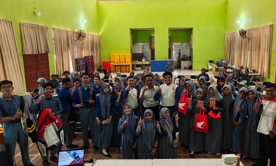Asmo Sulsel Gaungkan Edukasi Safety Riding hingga SMKN 1 Kendari