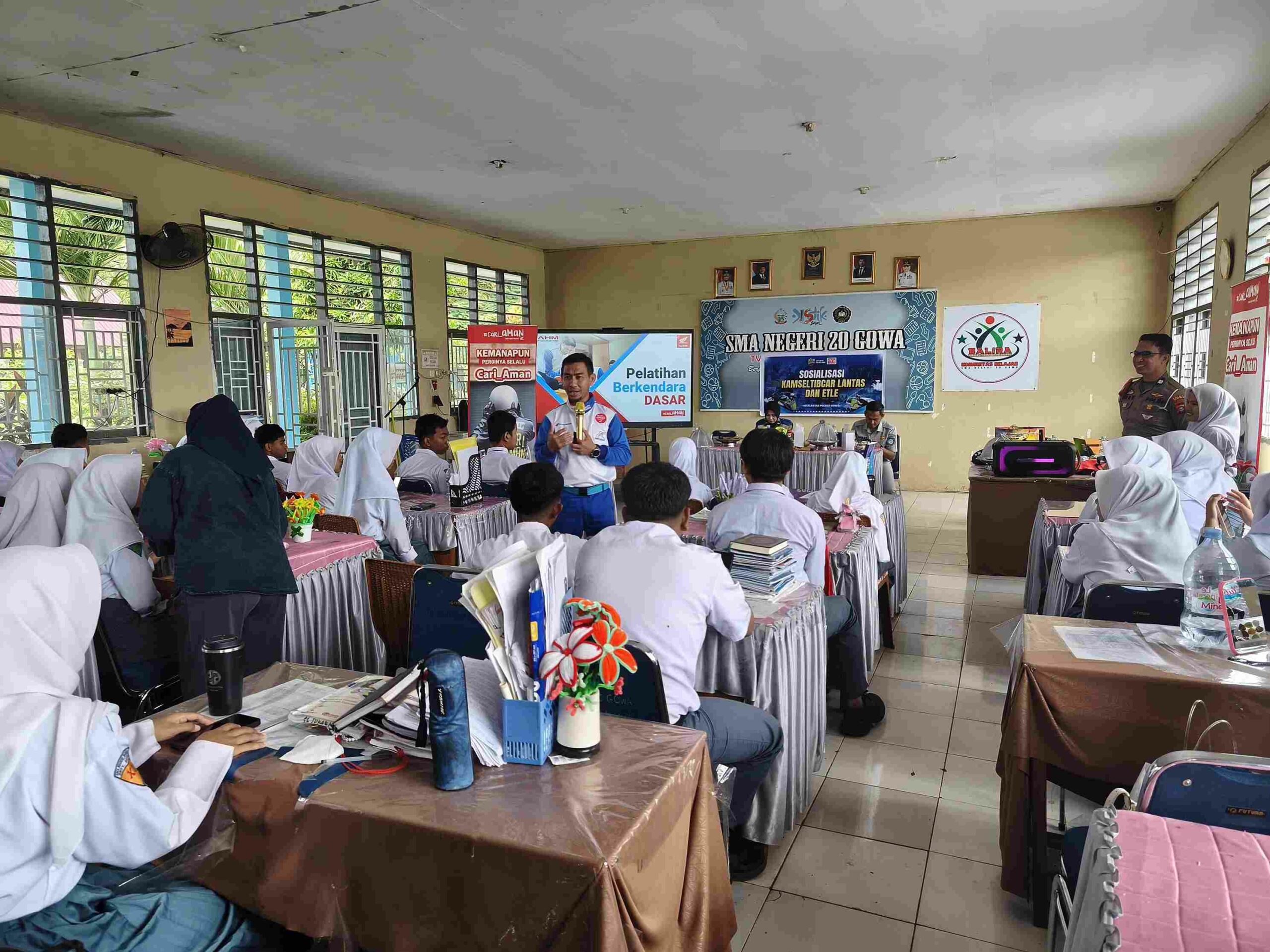 Asmo Sulsel Hadirkan Edukasi Safety Riding bagi Siswa SMAN 20 Gowa
